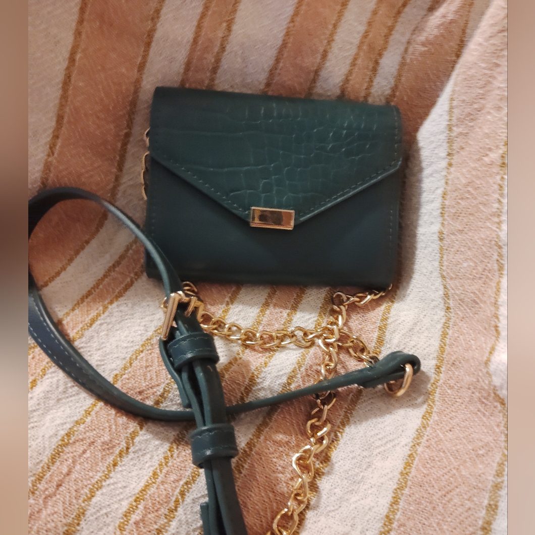 Urban Outfitters Dark Green Crossbody Bag With Gold Chain Urban Outfitters Dark Green Crossbody Bag With Gold Chain
